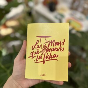 Libreta- La mano que mueve la ficha -LB