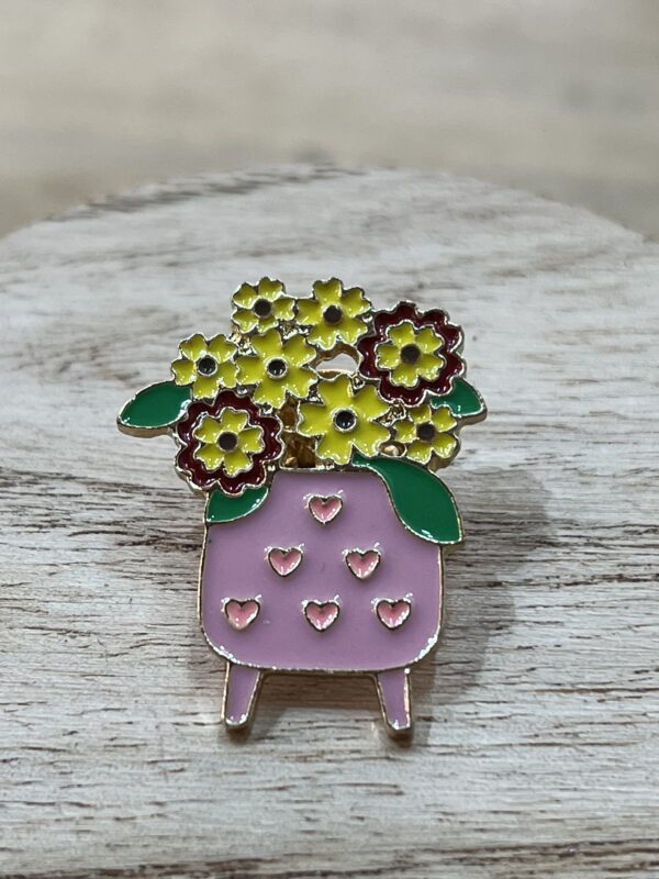 Pin Maceta Corazones